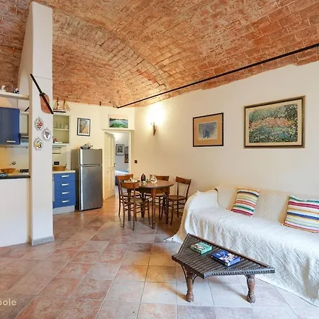 Center Apartment *